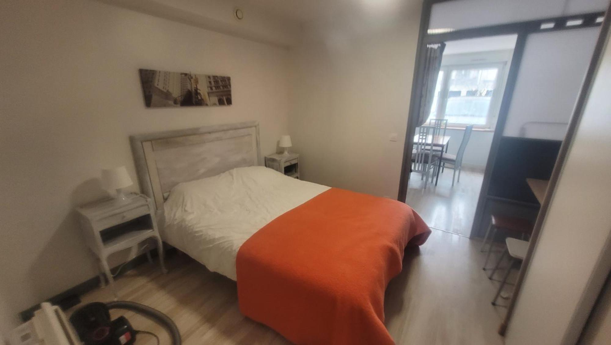 Charmant Appartement Charency-Vezin Exterior photo